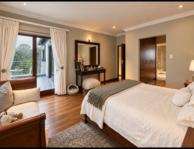 5 BEDROOM FREEHOLD FOR SALE IN MIDSTREAM ESTATE